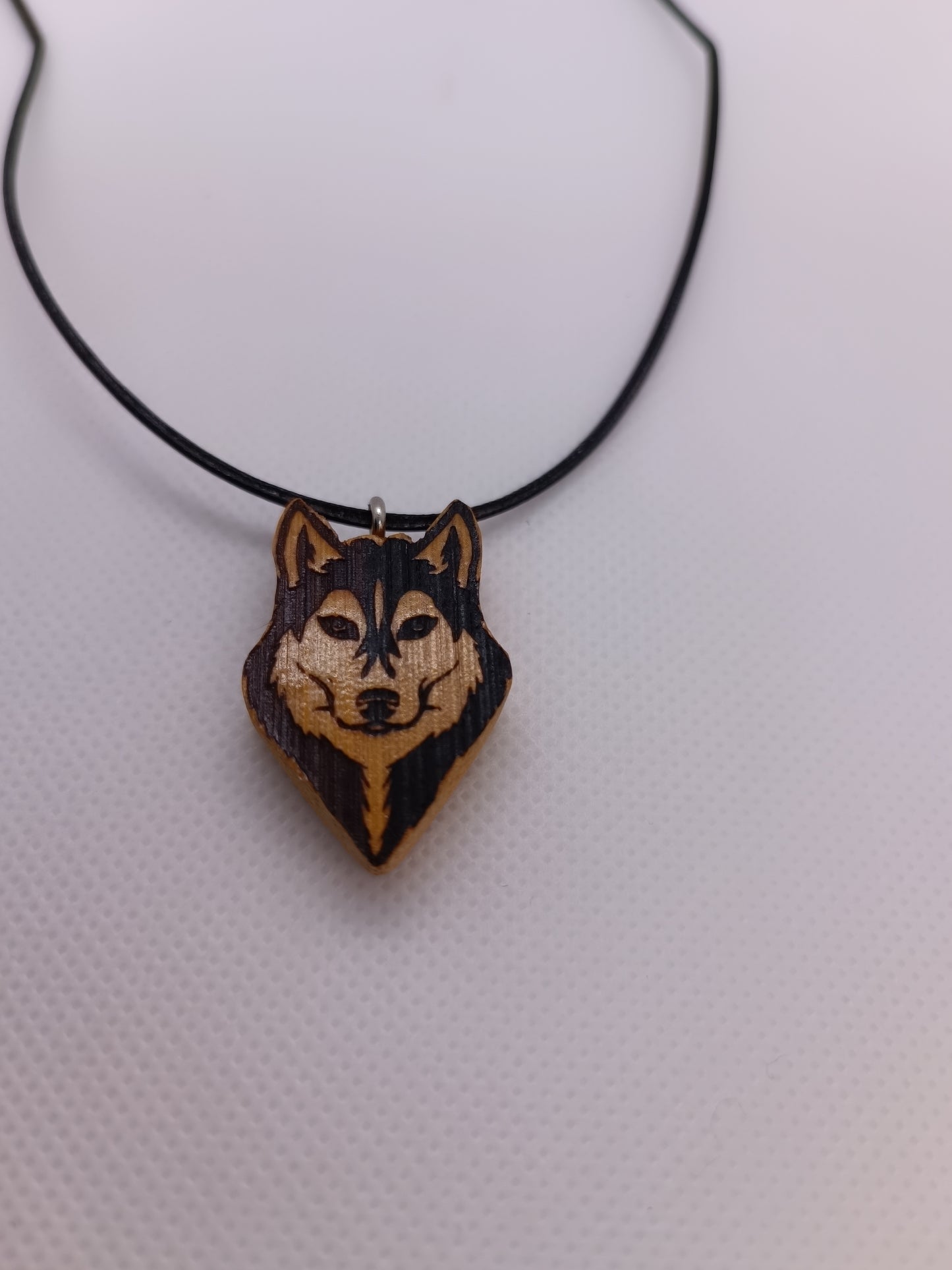 Husky-Halskette aus Holz